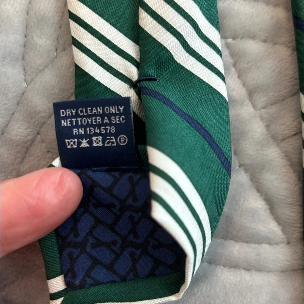 VINEYARD VINES Men’s Candy Stripe Printed Tie in Charleston Green